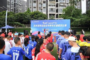 Dung Thành Thành Đô và Thủy Nguyên Tam Tinh tiến hành hai cuộc thi nóng hổi: lần lượt chiến với đối thủ thành 2 - 0 và 1 - 1